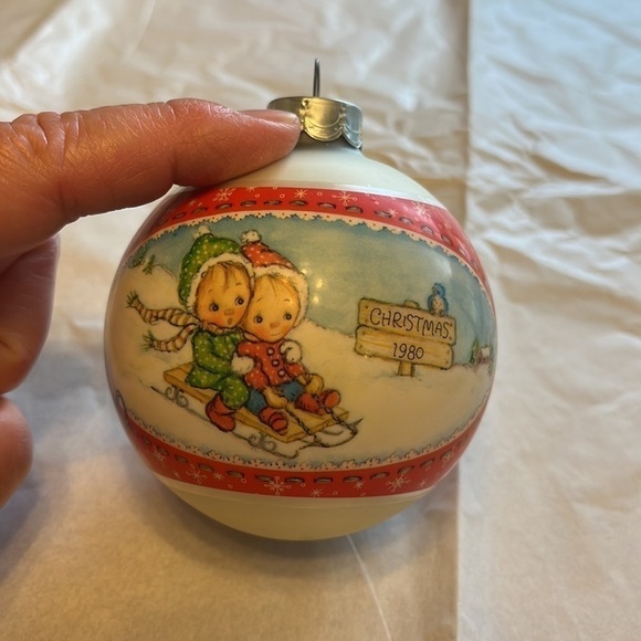 Vintage Hallmark 1980 Betsey Clark Glass Christmas Ornament in original box - Picture 3 of 13